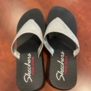 Sketcher yoga white sandals size 9